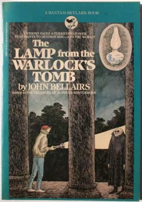 The Lamp From The Warlock's Tomb by John Bellairs
Bantam-Skylark
1989
